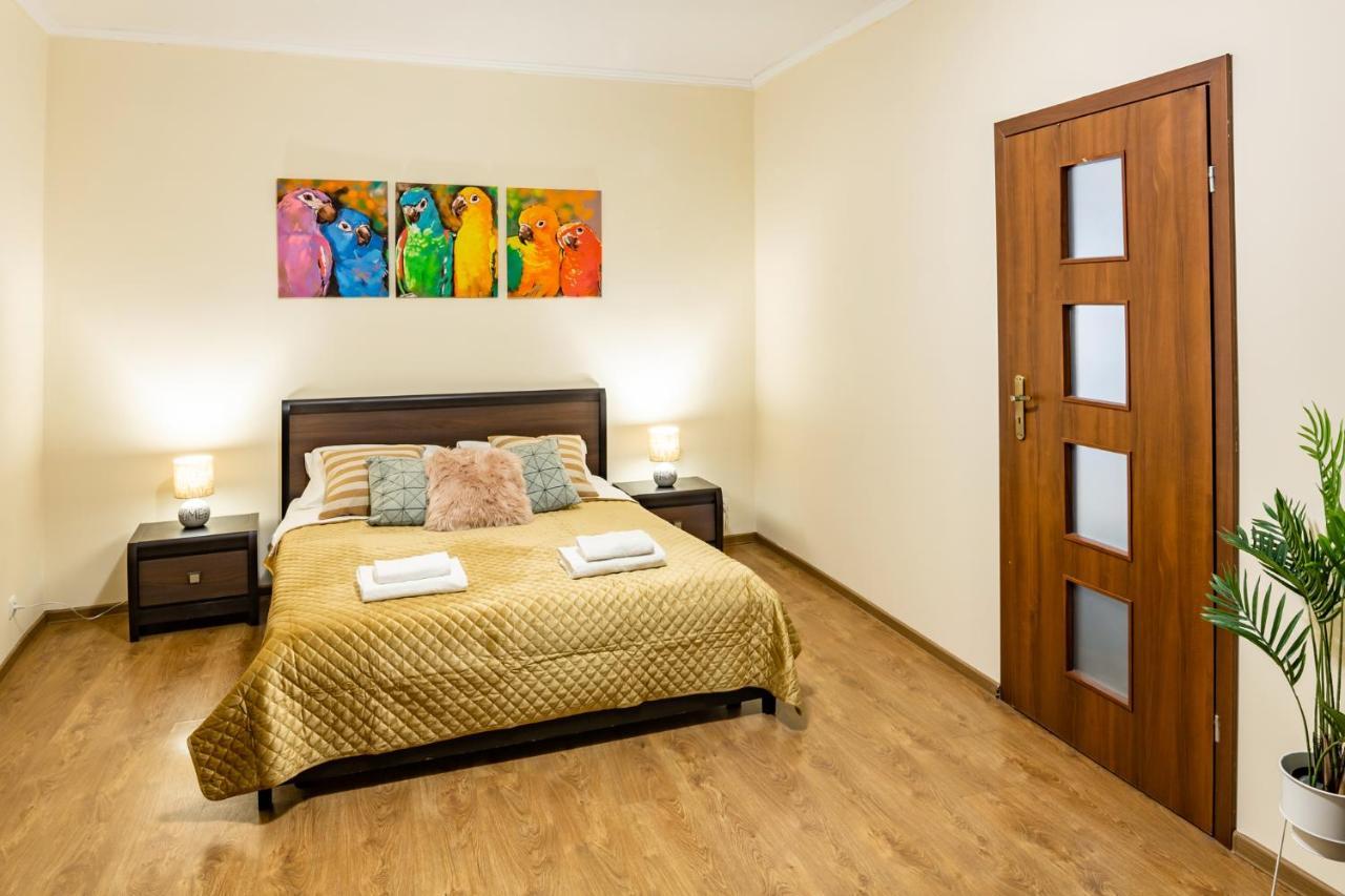 Rainbow Apartment Near Rynok Sq Lviv Kültér fotó