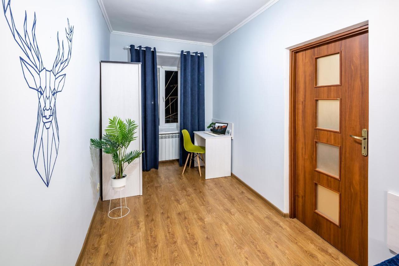 Rainbow Apartment Near Rynok Sq Lviv Kültér fotó