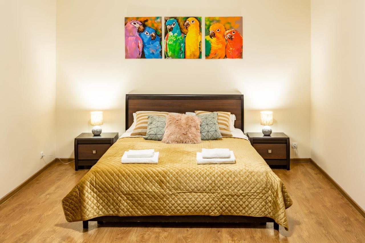 Rainbow Apartment Near Rynok Sq Lviv Kültér fotó