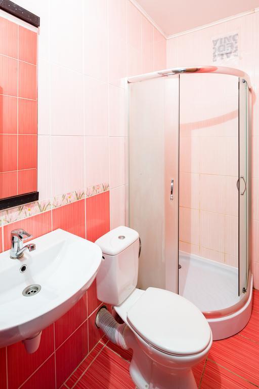 Rainbow Apartment Near Rynok Sq Lviv Kültér fotó