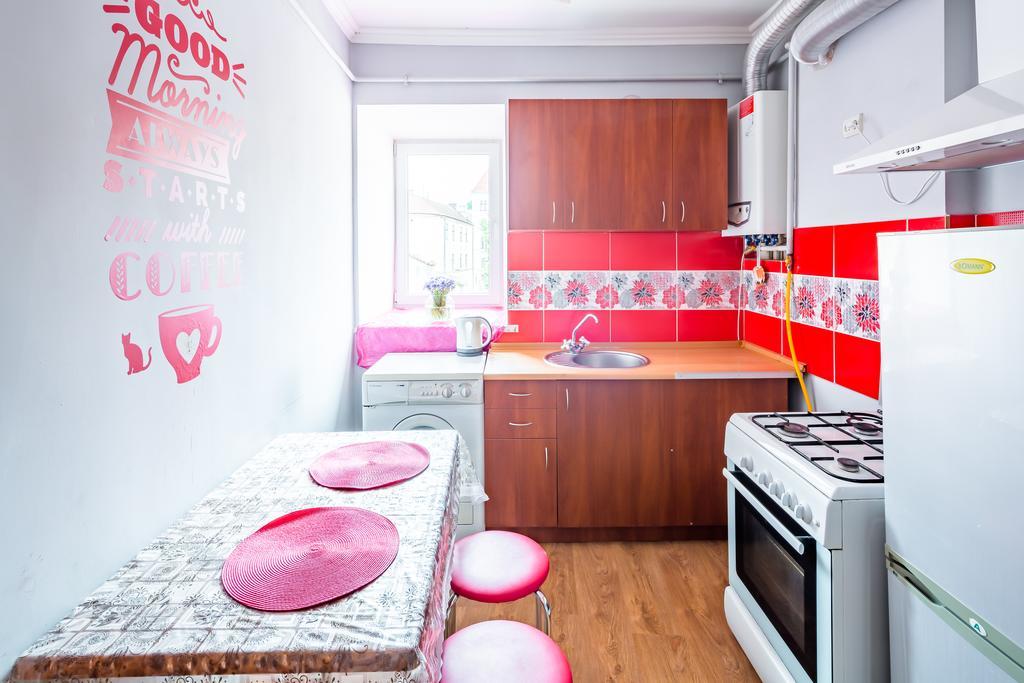 Rainbow Apartment Near Rynok Sq Lviv Kültér fotó